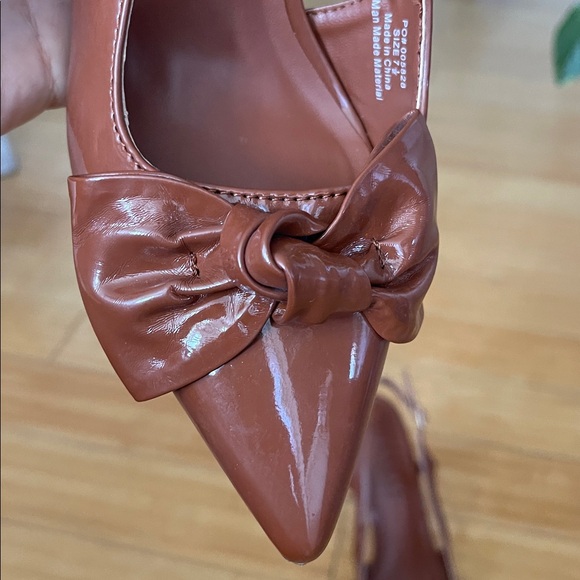 Journee Collection Women Brown Pointed Slingback Heels 4” Pointy Heels Size 7.5 - Picture 6 of 6